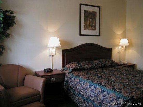 Intown Suites Extended Stay Chesapeake Va - I-64 Crossways Blvd Kamer foto