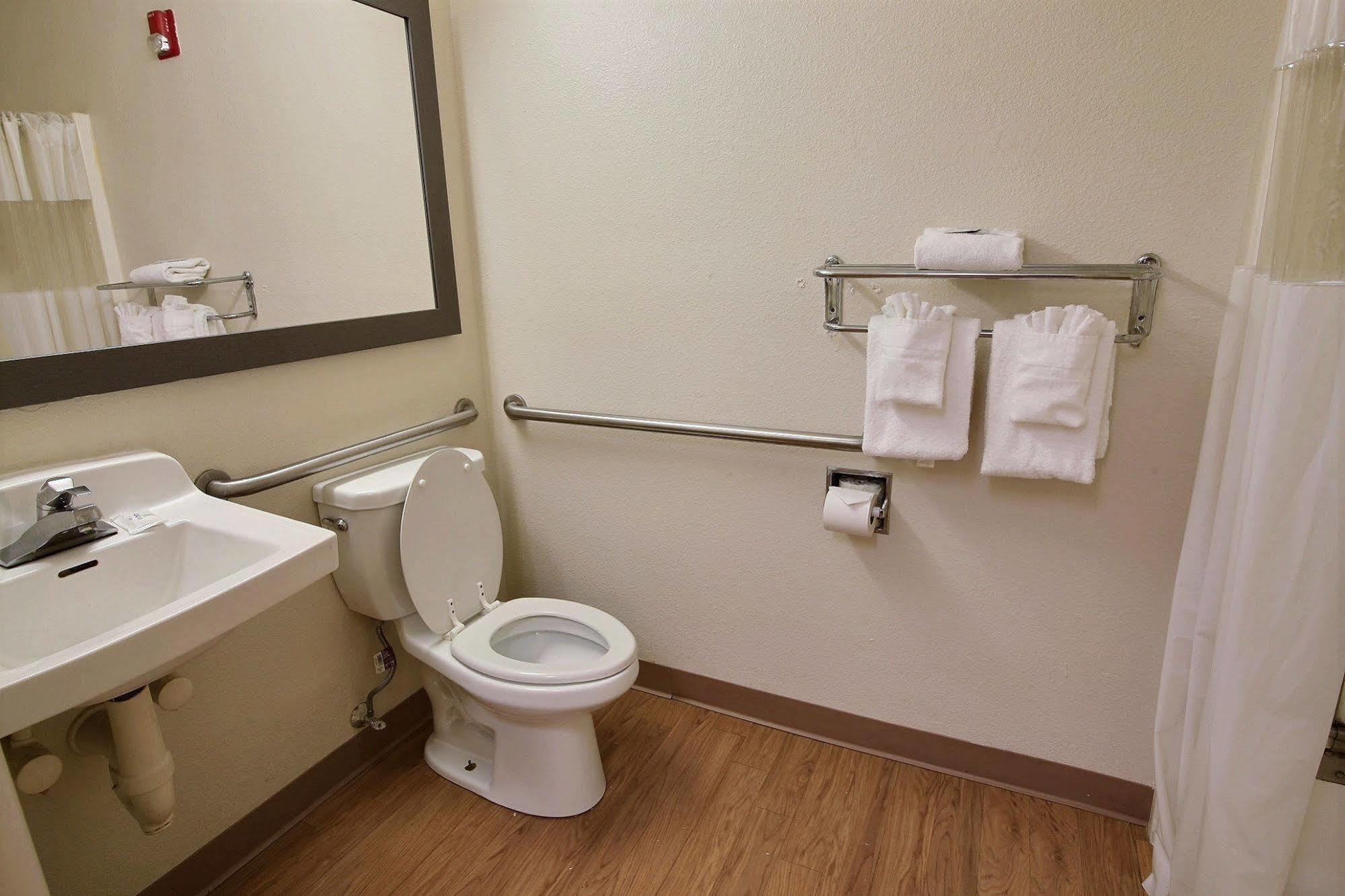 Intown Suites Extended Stay Chesapeake Va - I-64 Crossways Blvd Buitenkant foto